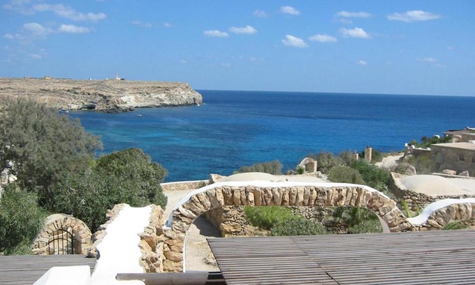 Lampedusa Hotel | Discover I Dammusi di Borgo Cala Creta with Ocean Views