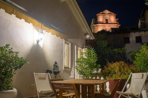 Ottiglio House | Enchanting I Leoni Ruggenti: Scenic Terrace & Ocean Views
