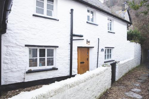 Lynmouth House | Family-Friendly Getaway at Fisherman's Rest - Rated 9.3/10