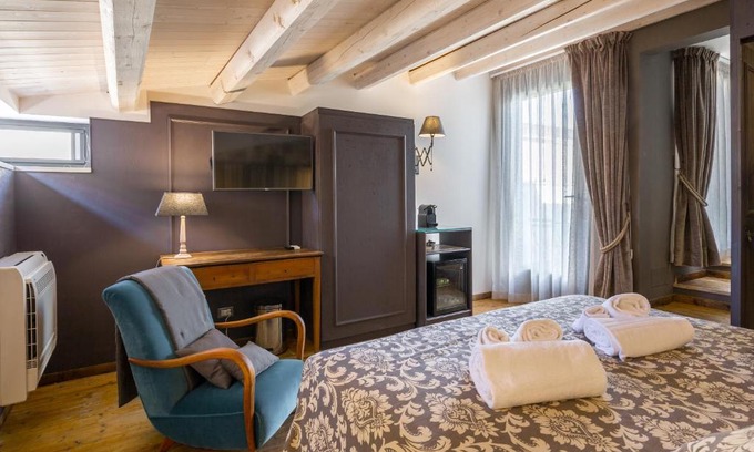 Comiso Apartment | Stylish I Mori Design Apartments with Breakfast Included