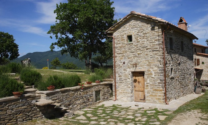 Pieve Santo Stefano House | Unforgettable Stay at I Poggi di Belvedere with Ocean Views