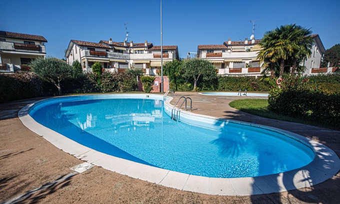 Brebbia Apartment | Relax at I Quattro Laghi Casa delle Rose with Lake Views