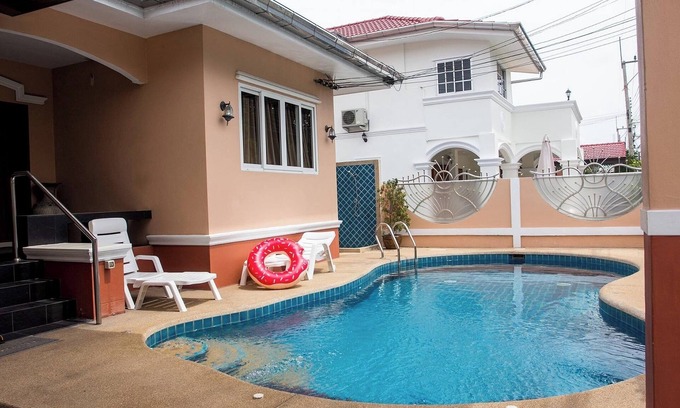 Na Kluea Villa | Private I-Rin Poolvilla with Exclusive Swimming Pool