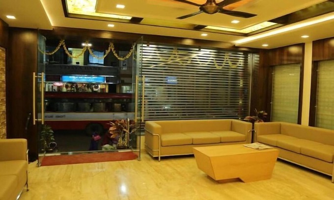 Kamalapur Hotel | Budget-Friendly i-Roomz Pratap Residency with Breakfast