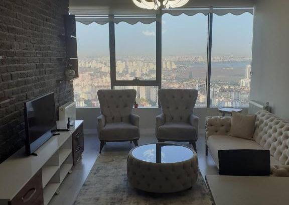 Esenyurt Apartment | Tranquil Apartment with City Views & Pool in Istanbul
