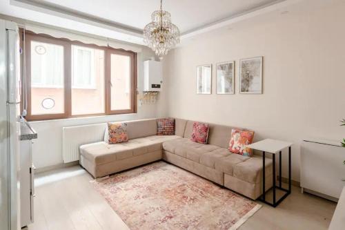 Sisli Apartment | Central İstanbul Escape Near Cevahir AVM - 4-Star Comfort