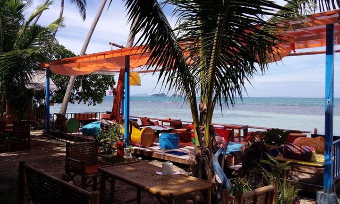 Taling Ngam Hotel | Beachfront I Talay Bar & Cottage: Family-Friendly Retreat