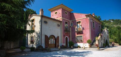Rutino House | Relaxing I Tre Tigli - Casa di Campagna with Breakfast
