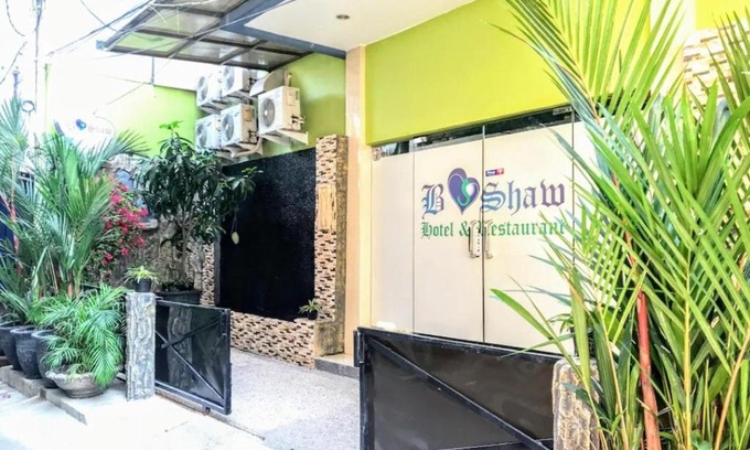 Kebon Sirih Hotel | Budget-Friendly Ian Hotel B Shaw Jaksa with Breakfast