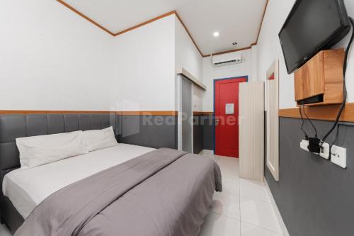 Kebon Sirih Hotel | Budget-Friendly Stay at Ian Hotel Jaksa Mitra RedDoorz