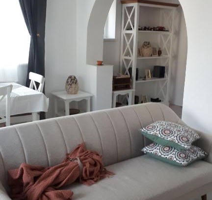 Sector 1 House | Discover Iarca Cottage: Pet-Friendly Retreat with Breakfast