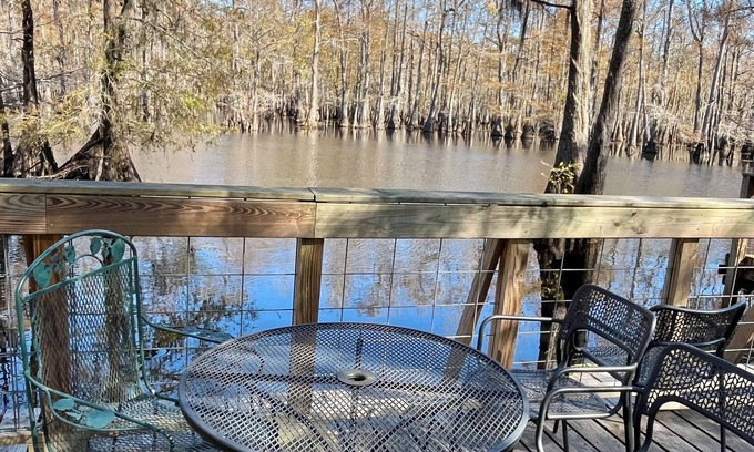 Verda Boat Rental | Cozy Iatt Lake Cabins: Pet-Friendly Stay with Kayak Rentals