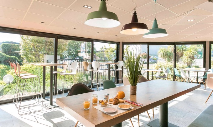 Avignon Hotel | Discover ibis Avignon Sud: Guest Rated 8.2/10 with Pool