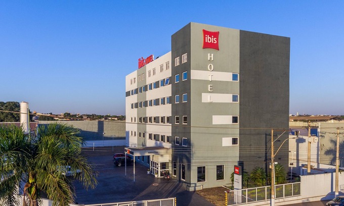 Barretos Hotel | Comfortable Ibis Barretos: Guest Rated 8.4, Pool & Spa