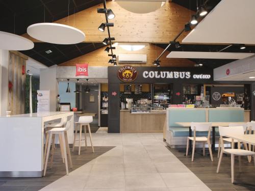 Jasseron Hotel | Pet-Friendly Stay at ibis Bourg Jasseron/Teyssonge Hotel