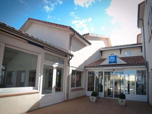 Le Passage Hotel | Budget-Friendly Ibis Budget Agen: Pet Friendly & Family Focused