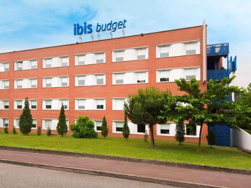 Arrigorriaga House | Pet-Friendly Ibis Budget Bilbao Arrigorriaga Awaits You
