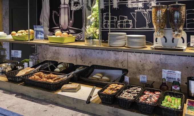 Bollene Hotel | Budget-Friendly ibis budget Bollène with Breakfast & Kitchen