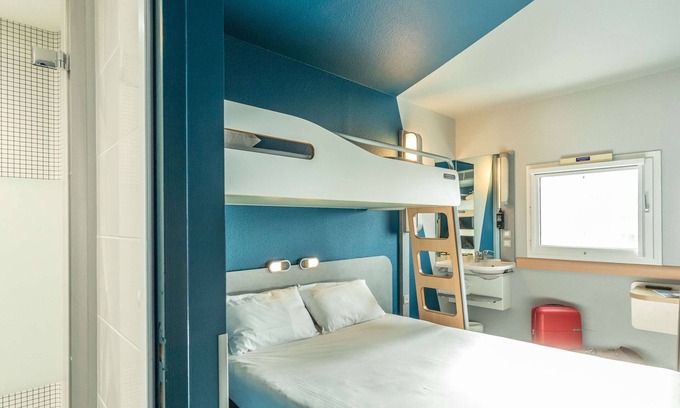 Bourges Hotel | Budget-Friendly ibis budget Bourges with Spa and Breakfast