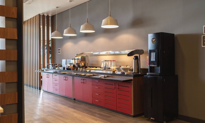 Lorena Hotel | Budget-Friendly Ibis at Circuito da Fé with Breakfast Included