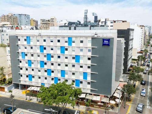 Leuro Hotel | Budget-Friendly ibis budget Lima Miraflores with Great Amenities