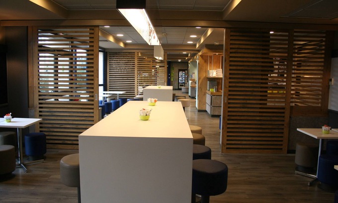 Pontault-Combault Hotel | Budget-Friendly ibis budget Marne la Vallée with Spa & Dining