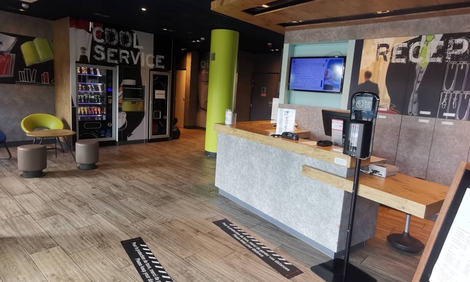 Montceau-les-Mines Hotel | Budget-Friendly Ibis Hotel with Spa & Breakfast Options
