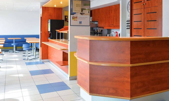 Sud Loire Hotel | Budget-Friendly Stay at Ibis Budget Orléans Sud Co’met