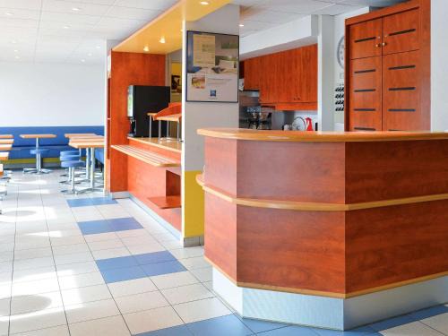Sud Loire Hotel | Budget-Friendly Ibis Orléans Sud with Great Amenities