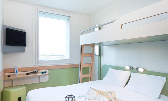 Himmelreich Hotel | Budget-Friendly Ibis Budget Salzburg Airport with Self-Check-In