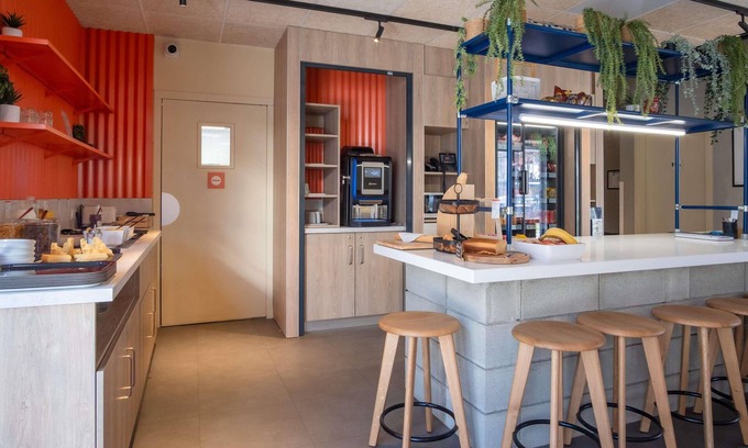 Labege Hotel | Budget-Friendly Ibis Budget Toulouse Labège with Breakfast