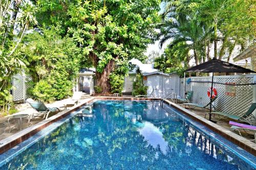 Old Town House | Pet-Friendly Ibis by AvantStay Near Duval Street with Pool