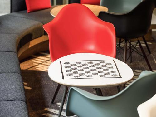 Chambery Hotel | Pet-Friendly Ibis Chambery with Oceanfront Views
