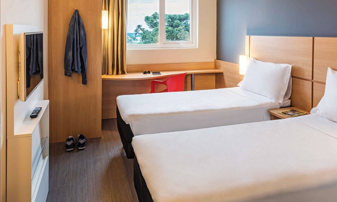 Jardins Hotel | Comfortable Stay at ibis Chapeco with Family-Friendly Amenities