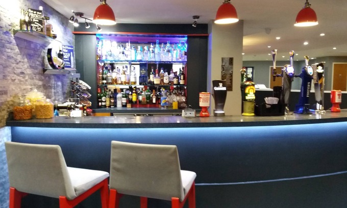 Barlborough Hotel | Comfortable Stay at ibis Chesterfield North - Barlborough