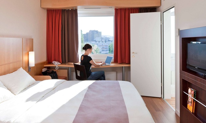 Lancy Hotel | Accessible Comfort at ibis Geneve Petit Lancy - 8.6/10 Rated