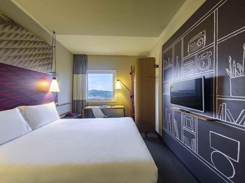 Guaiba Hotel | Discover ibis Guaiba: Pet-Friendly and Family-Oriented Stay