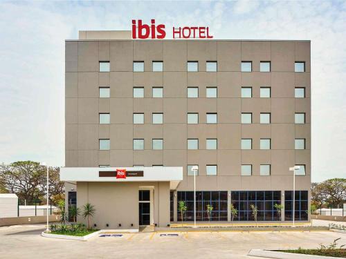 Guaratingueta Hotel | Pet-Friendly Ibis Guaratingueta: Perfect for Family Stays