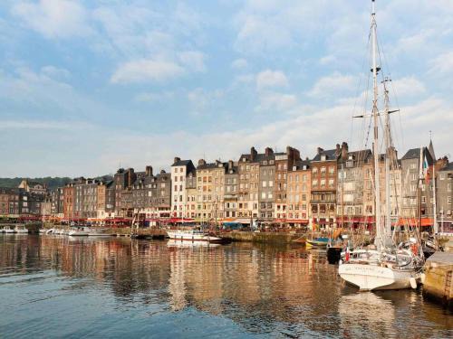 Honfleur Hotel | Discover ibis Honfleur: Pet-Friendly with Excellent Amenities