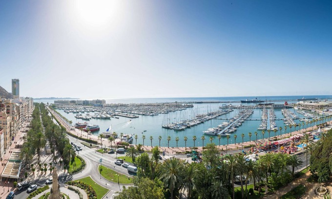 Alicante Hotel | Convenient Ibis Hotel Alicante with Spa and Family Amenities