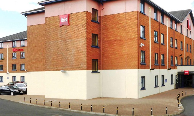 Clondalkin Hotel | Pet-Friendly Ibis Hotel Dublin: Ideal for Families