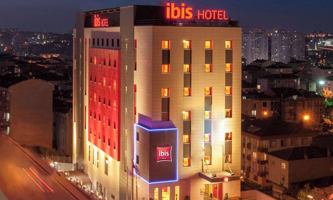 Esenyurt Hotel | Convenient ibis Istanbul Esenyurt with Pool and Dining