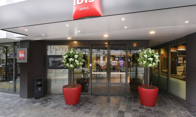 Kortrijk Hotel | Discover ibis Kortrijk Centrum: Family-Friendly Retreat