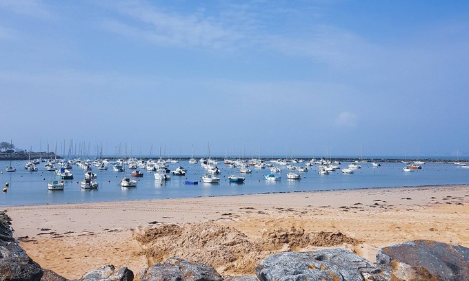 Pornichet Hotel | Stylish ibis La Baule Pornichet Plage with Family Amenities