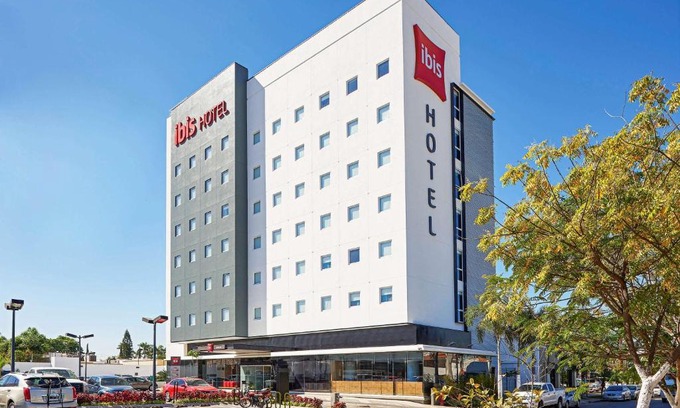 Los Mochis Hotel | Comfortable Ibis Los Mochis: Pet Friendly & Family Focused