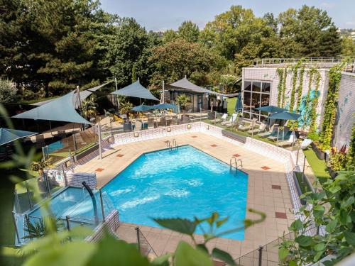 Yves Farge - Le Fleuve Hotel | Discover ibis Lyon Gerland Musée des Confluences Today!