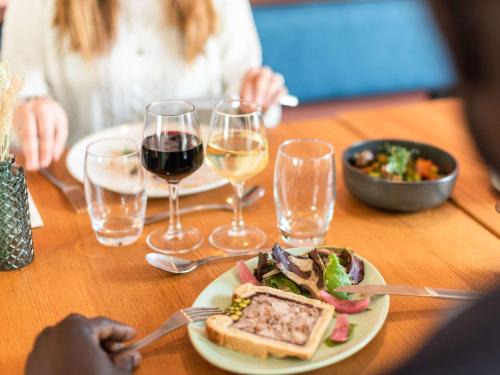 Saulaie - Claveliere Hotel | Pet-Friendly Stay at ibis Lyon Sud Oullins with Breakfast