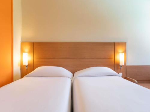 Meknes Hotel | Pet-Friendly Ibis Meknes: Enjoy Poolside Relaxation