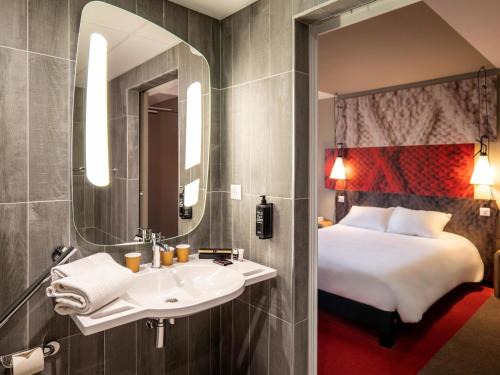 Moulins Hotel | Discover ibis Moulins: Pet-Friendly Hotel with Great Amenities