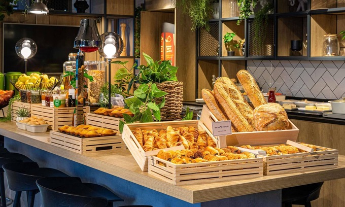 Meudon Hotel | Accessible Ibis Paris Meudon Velizy with Great Amenities
